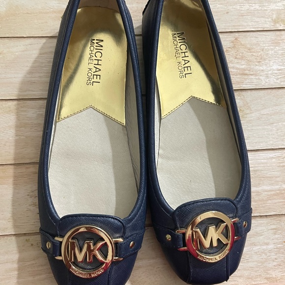 Michael Kors, black ballet, flat gold toe emblem, size 6.5 women’s PUC - Picture 2 of 9